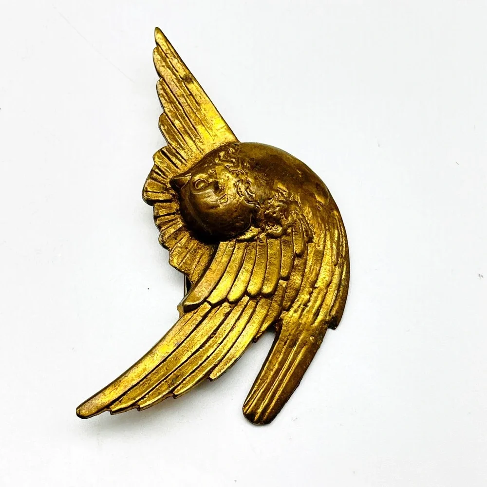 Vintage Bird in Flight Pin Brass Tone Unique Clasp Fowl Flying Classic